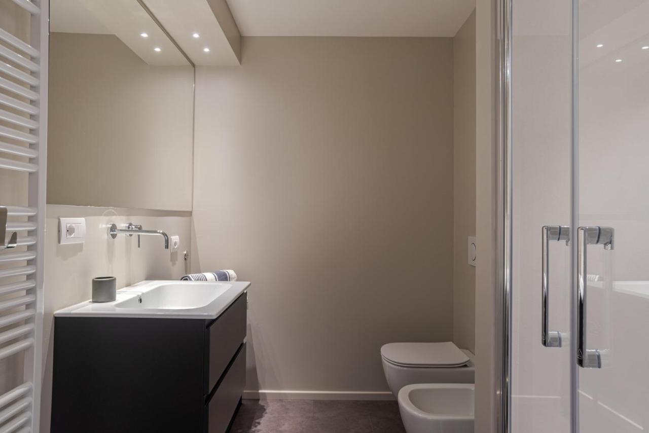 Suite Del Duomo - By MyhomeinCôme Esterno foto