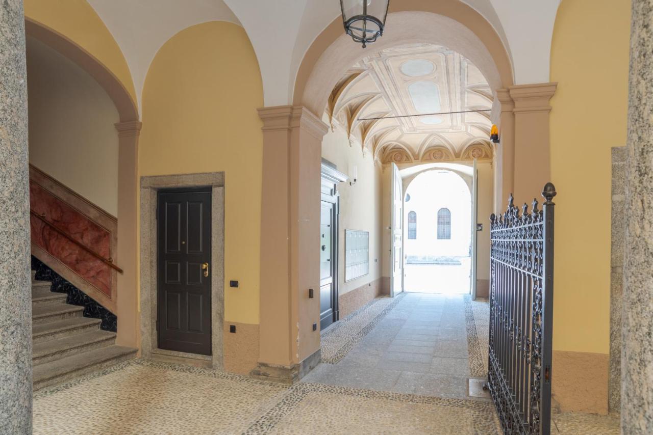 Suite Del Duomo - By MyhomeinCôme Esterno foto